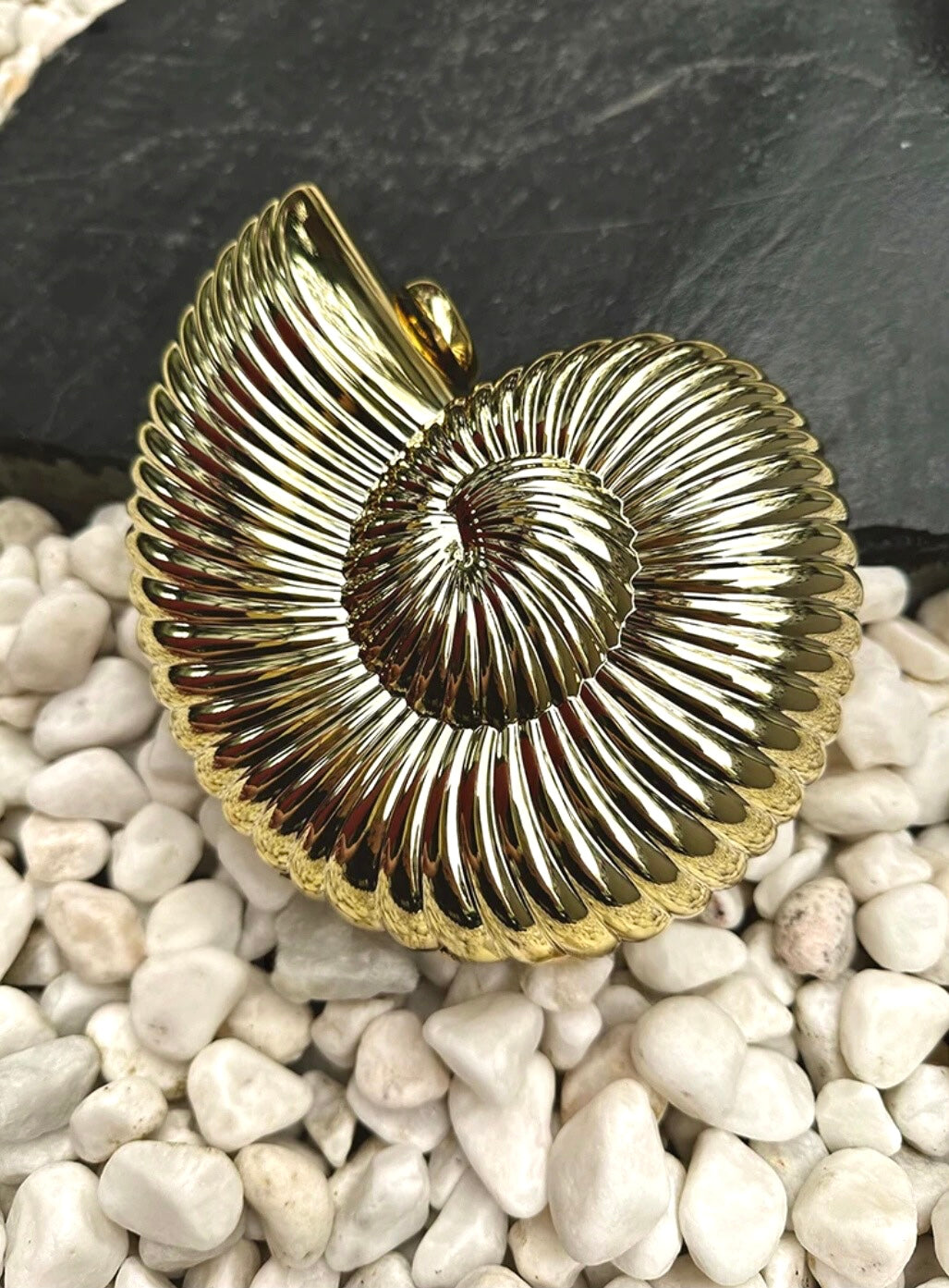 Muschelförmige Tasche SHIMMER SHELL