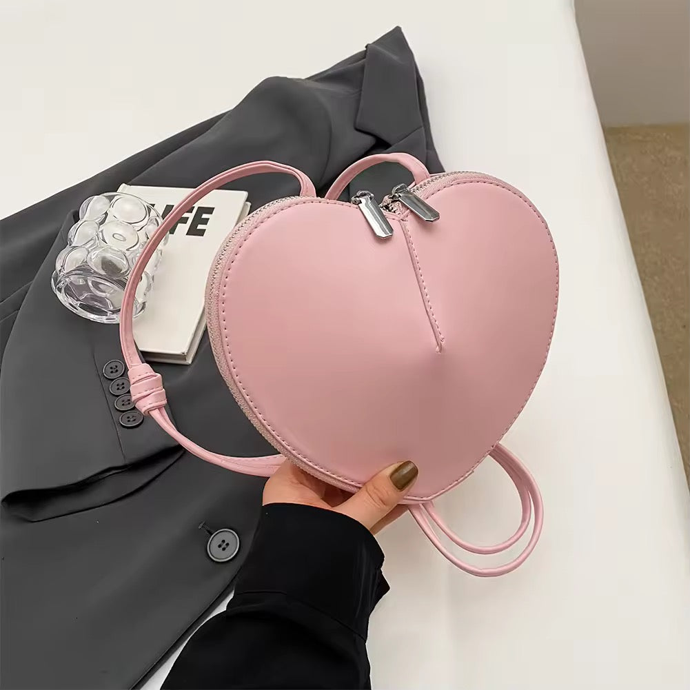 Herzförmige Umhängetasche LOVE