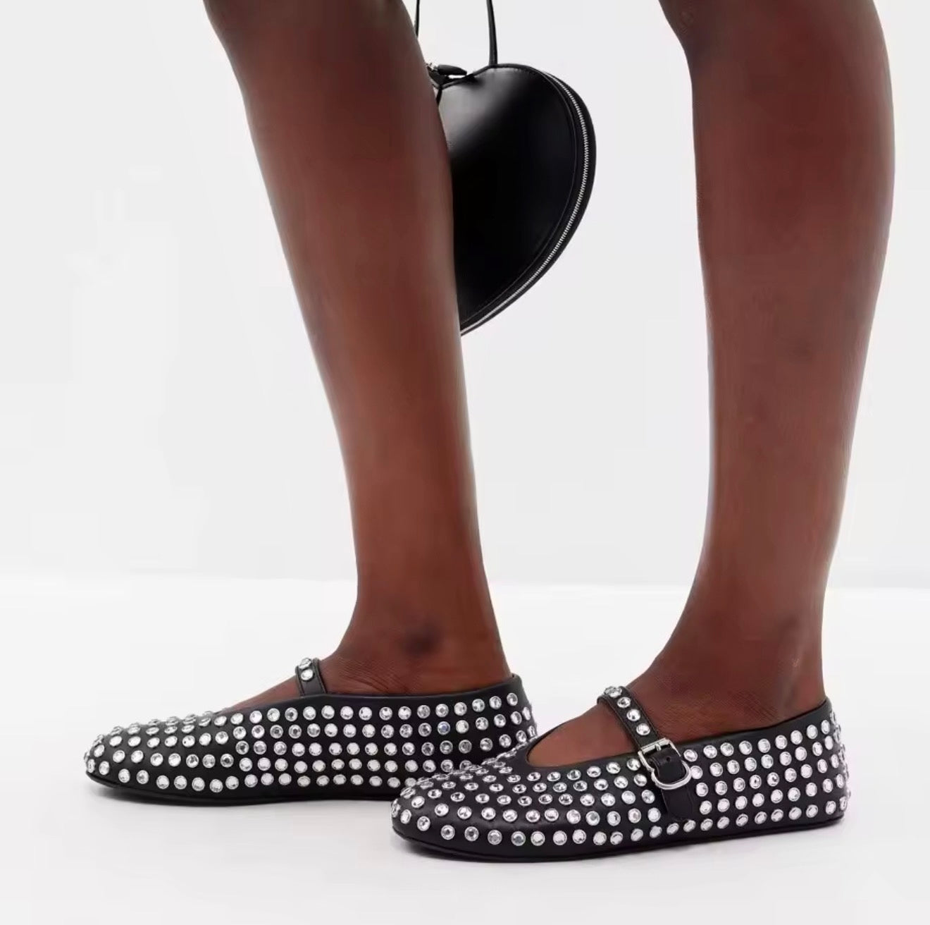 Elegante Ballerinas mit funkelnden Strass-Details